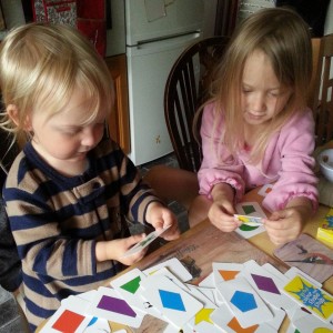 shape snap green board games